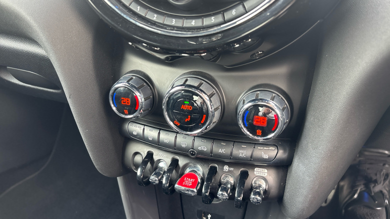 MINI Hatchback 1.5 Cooper Sport II 3dr Auto Petrol Hatchback